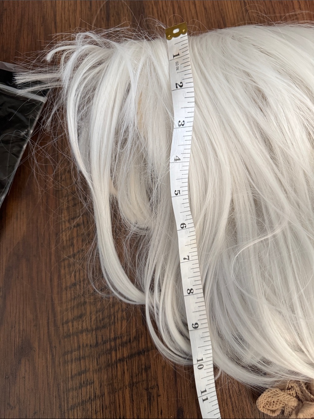 White Short Hair Wig - Women's Synthetic Hair 35.B - Picture 8 of 11